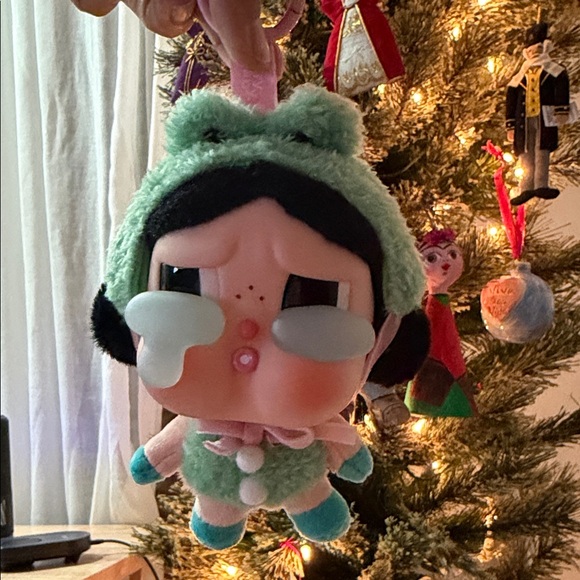 Cry baby, crying again Frog-Themed Plush Doll - Picture 6 of 7